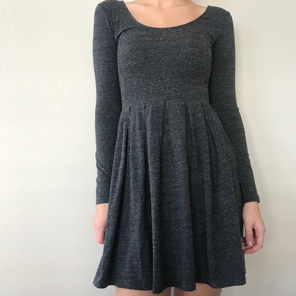 Aritiza Talula Long Sleeve Grey Dress